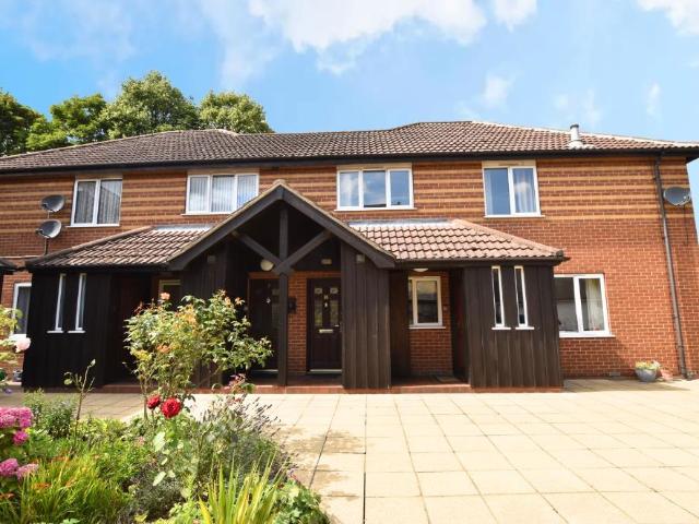 Flat for sale in Waltham