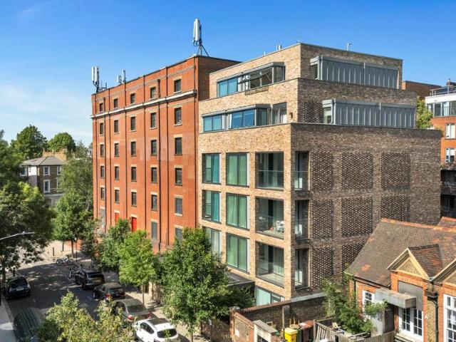 Flat for sale in Tufnell Park, Greater London
