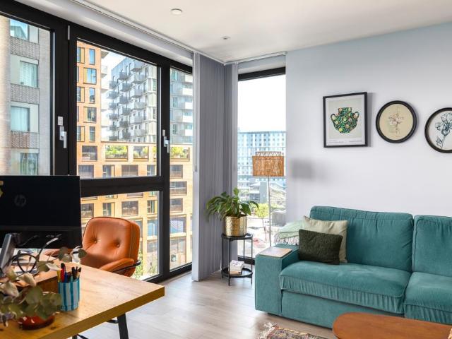 Flat for sale in Tottenham Hale, Greater London