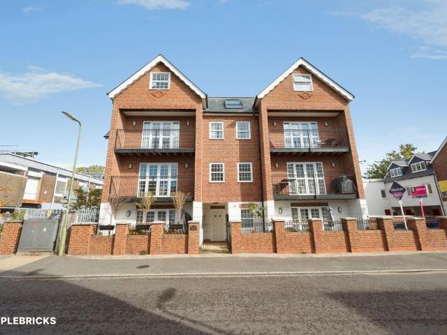 Flat for sale in Edenbrook, Hart