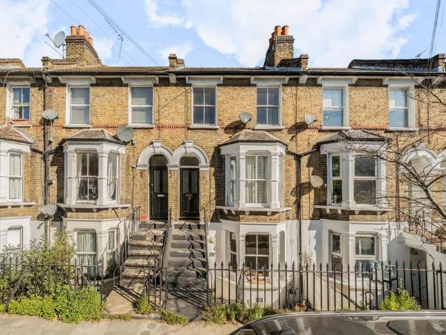 Flat for sale in Homerton, Greater London