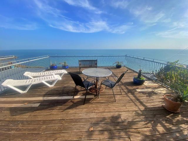 Flat for sale in Lowtherville, Ventnor