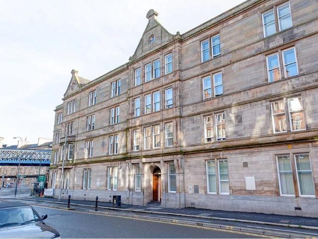 Flat for sale in Merchant City, Scotland