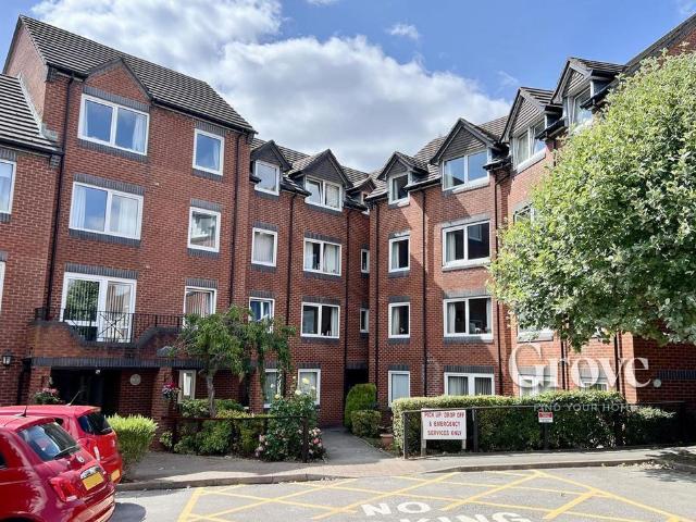 Flat for sale in Halesowen, West Midlands