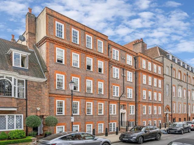Flat for sale in Chelsea, Greater London