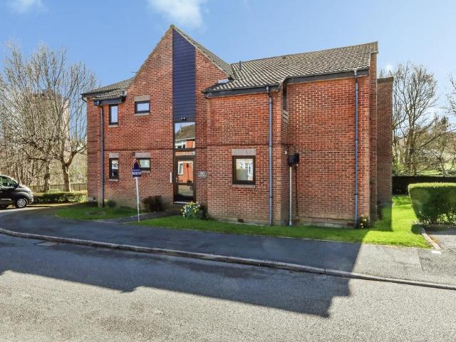 Flat for sale in High Matlock, South Yorkshire