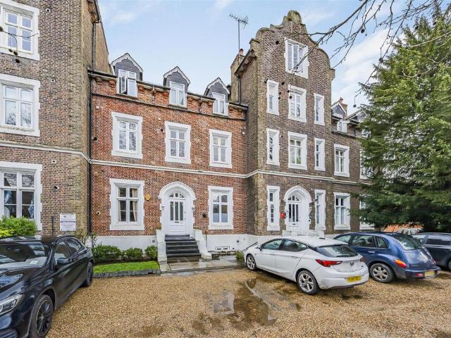 Flat for sale in Slough, Isle Of Man
