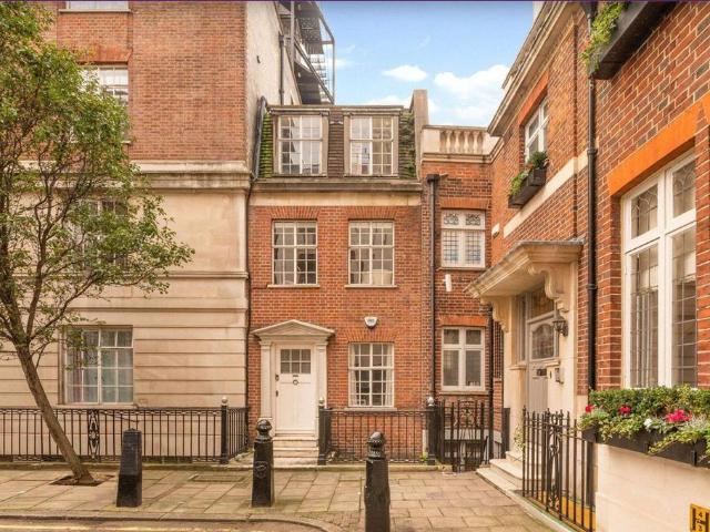 Flat for sale in East Marylebone, Marylebone
