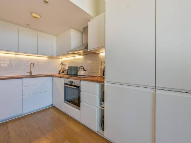 Flat for sale in Wapping, Greater London