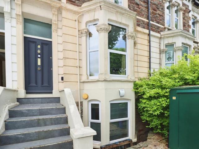 Flat for sale in Feckenham, City Of Bristol