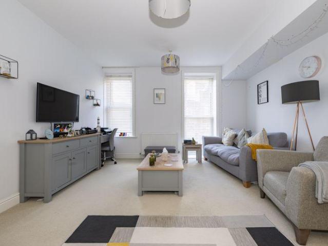 Flat for sale in Cross In Hand, East Sussex