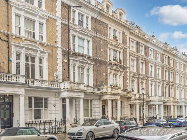 Flat for sale in Notting Hill, Greater London