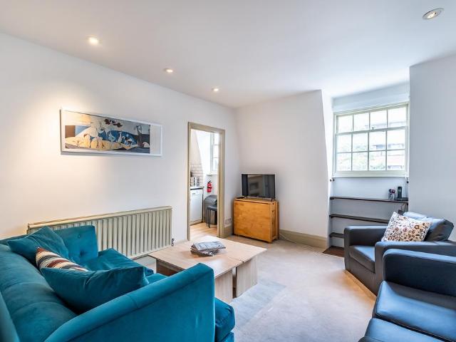 Flat for sale in Pimlico, Greater London