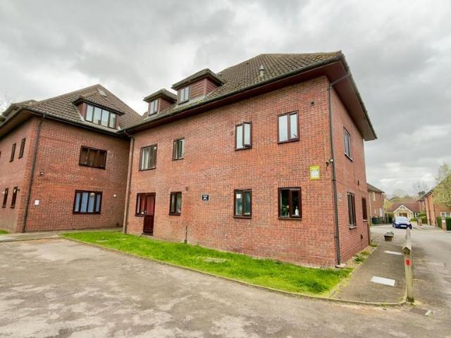 Flat for sale in Pachesham Park, Surrey