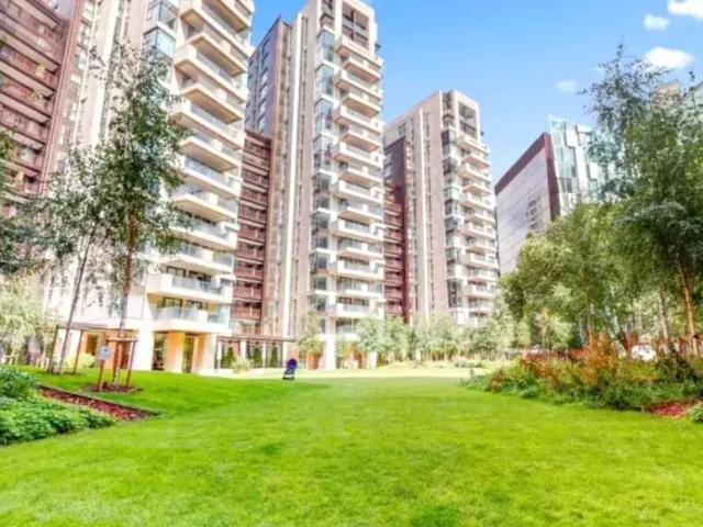 Flat for sale in Paddington, Greater London