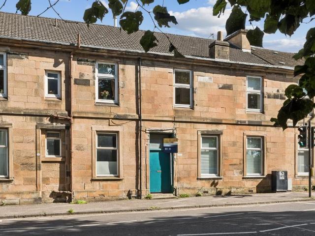 Flat for sale in Maryhill Park, Summerston
