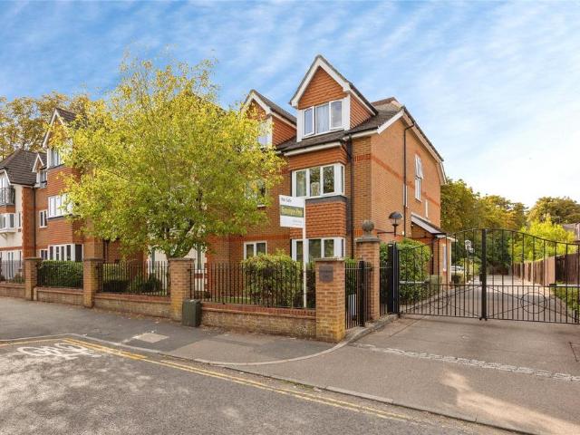 Flat for sale in Slyfield, Guildford