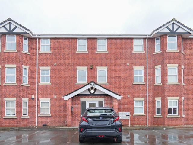 Flat for sale in Westy, Warrington