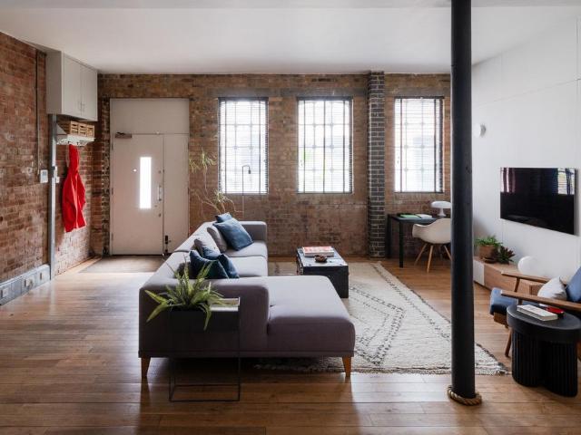 Flat for sale in South Hackney, Greater London