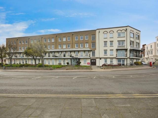 Flat for sale in East Cliff, Acol