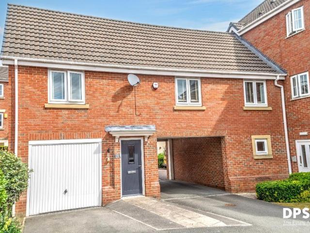 Flat for sale in Robin Hood, West Yorkshire