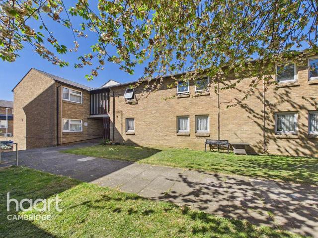 Flat for sale in Arbury, Cambridgeshire