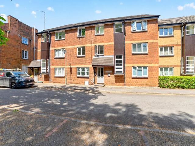 Flat for sale in Newtown, Reading