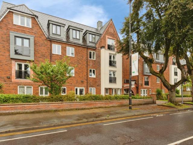 Flat for sale in Trafford Park, Greater Manchester