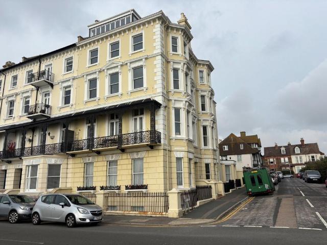 Flat for sale in East Cliff, Thanet