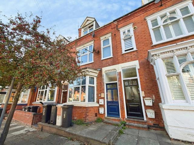 Flat for sale in Westcotes, Leicester