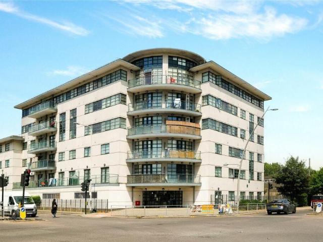 Flat for sale in Greater London