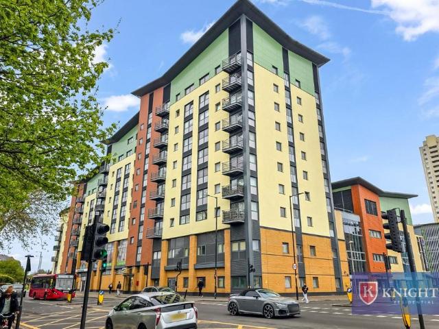 Flat for sale in Lower Edmonton, Edmonton