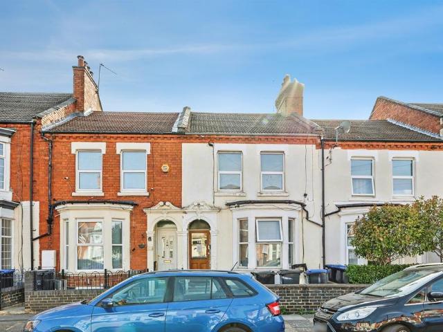 Flat for sale in Phippsville, Northampton