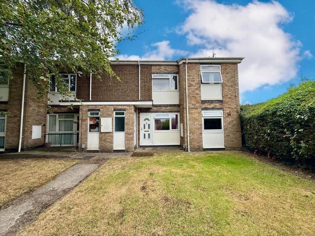 Flat for sale in Spring Park, Luton