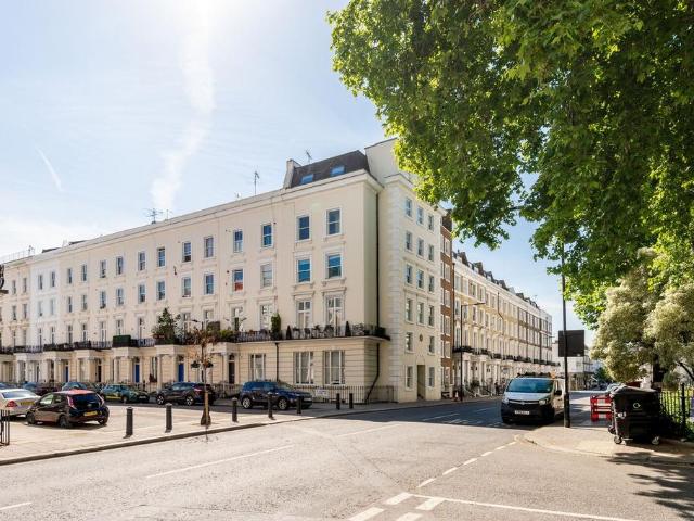 Flat for sale in Kensal Town, Bayswater