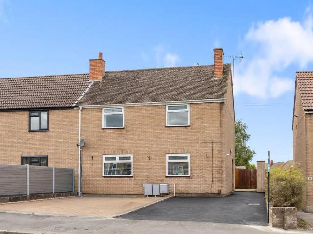 Flat for sale in Hengrove, Bristol