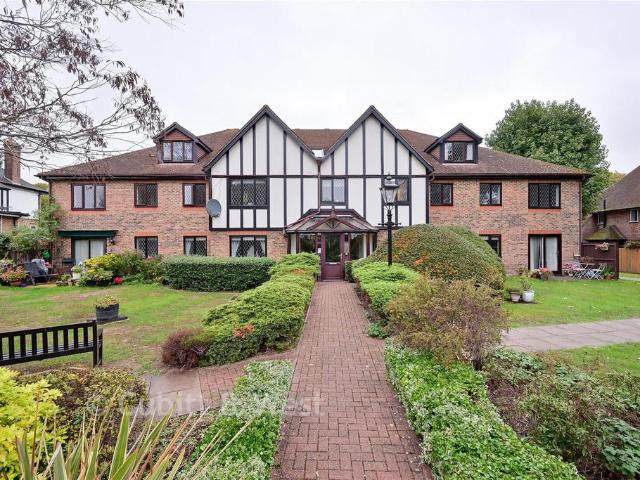 Flat for sale in Reigate, Reigate and Banstead