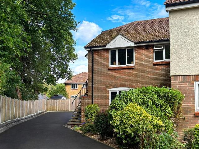 Flat for sale in Littlecote, West Sussex