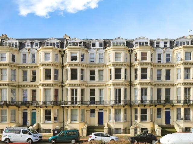 Flat for sale in Roselands, Eastbourne