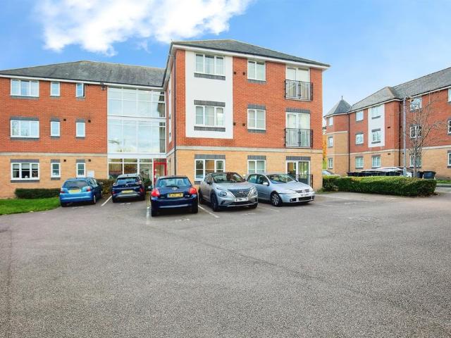 Flat for sale in Leisure Village, Kettering