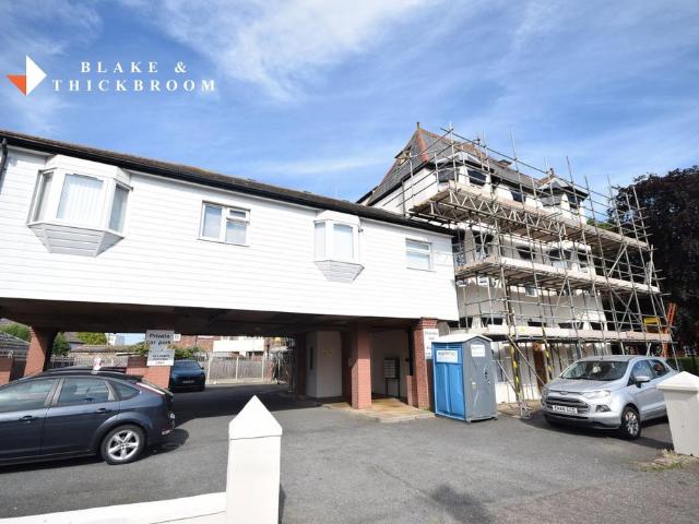 Flat for sale in Dale Hill, Essex
