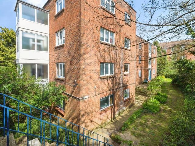 Flat for sale in Bitterne, Isle Of Man