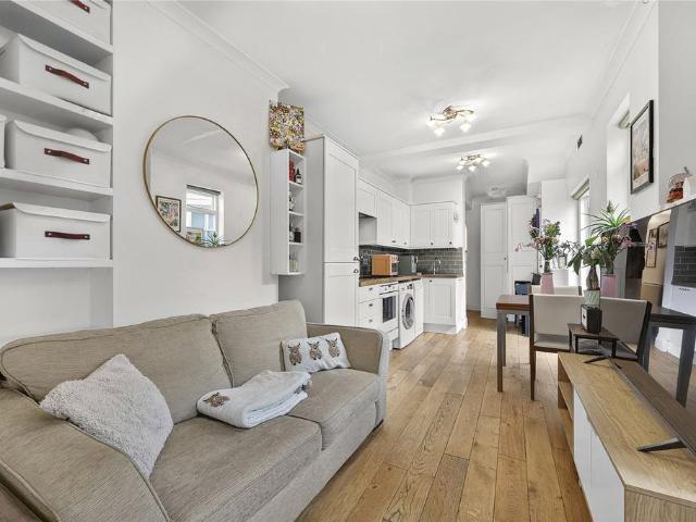 Flat for sale in Marylebone, Greater London