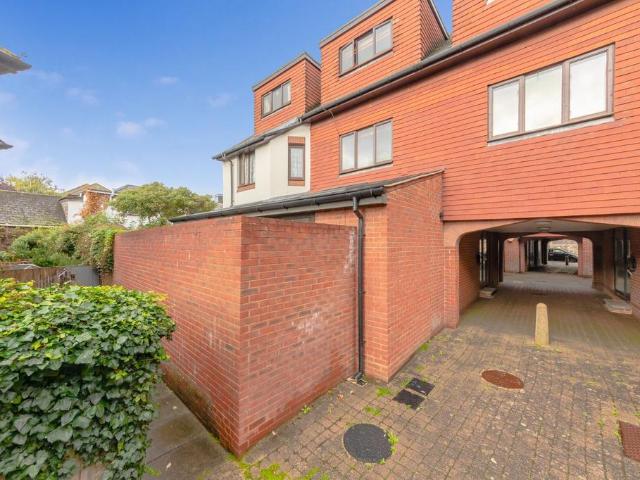 Flat for sale in Cliffe, Lewes