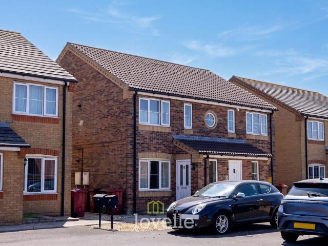 Flat for sale in South Killingholme, North Lincolnshire