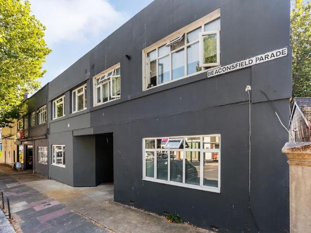 Flat for sale in Round Hill, Brighton & Hove