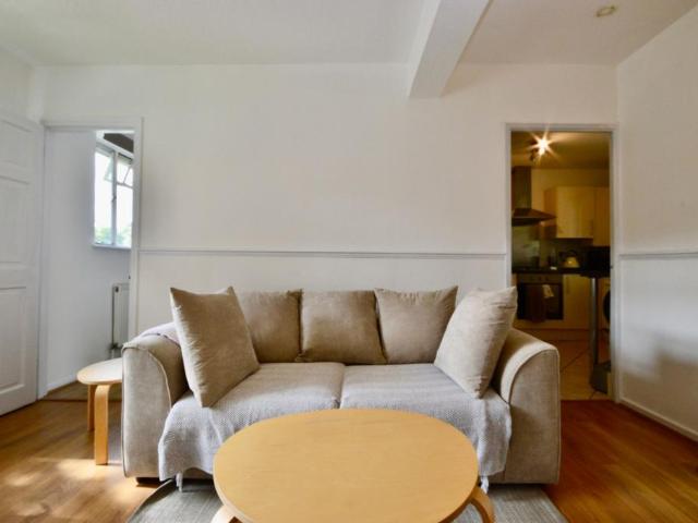 Flat for sale in Clapham Park, Greater London