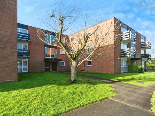 Flat for sale in Wake Green, West Midlands