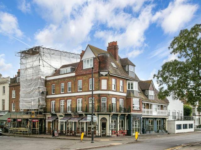 Flat for sale in Blackhills, Surrey