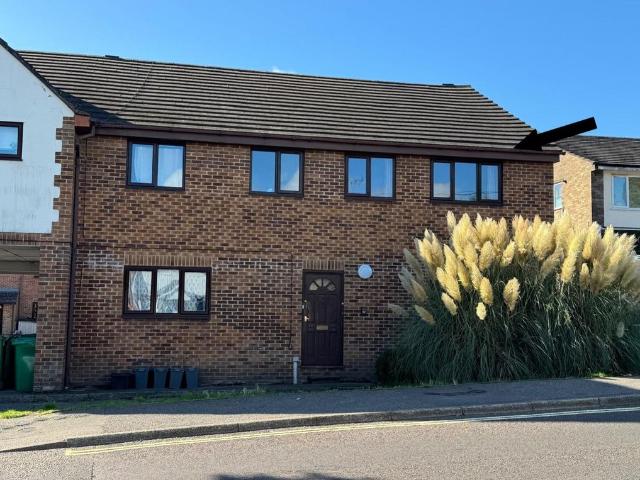 Flat for sale in Bordon, East Hampshire